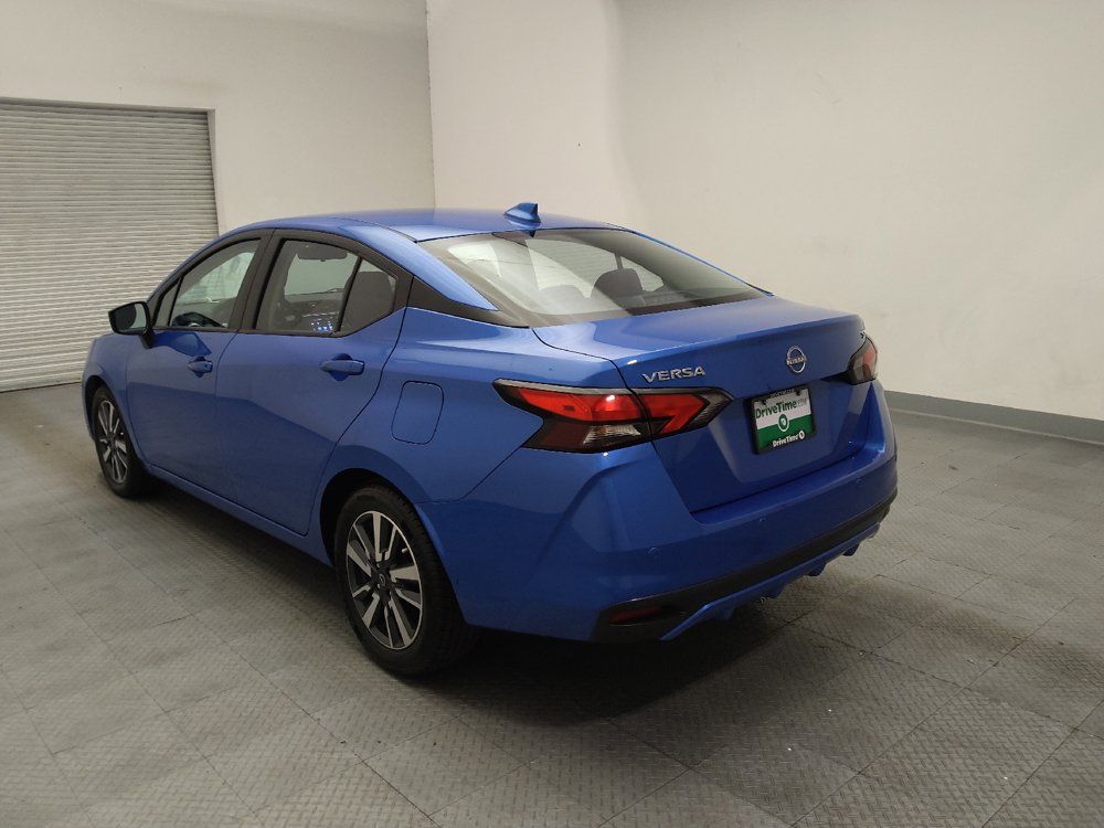 Used 2024 Nissan Versa SV FWD image 5