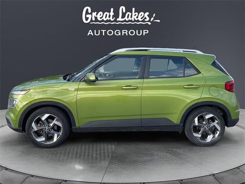 Used 2023 Hyundai Venue SEL w/ Cargo Package image 2