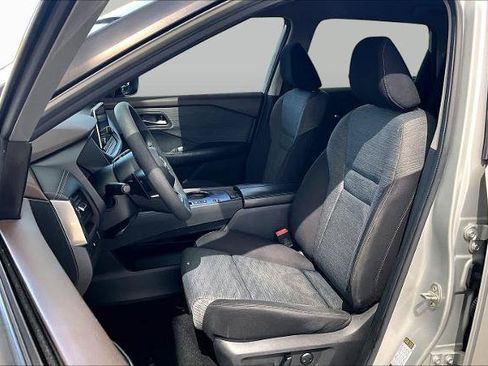 Certified 2023 Nissan Rogue SV FWD image 8