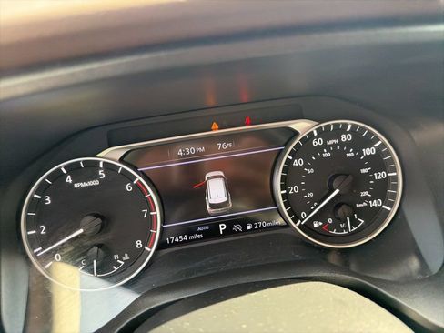 Used 2023 Nissan Rogue SV AWD/4WD image 17