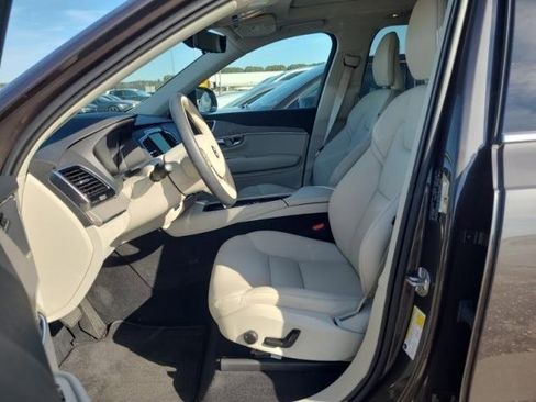 Used 2025 Volvo XC90 B5 Plus image 2
