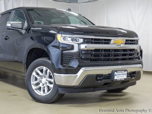 Used 2022 Chevrolet Silverado 1500 LT image 3