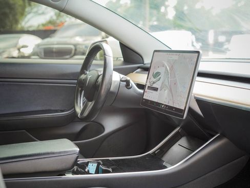 Used 2019 Tesla Model 3 Long Range AWD/4WD image 8