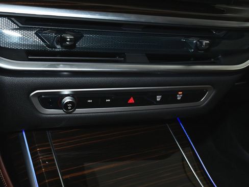 Used 2026 BMW X7 xDrive40i image 45