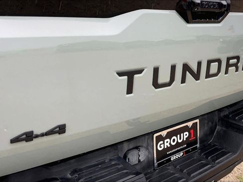 Used 2024 Toyota Tundra Platinum AWD/4WD image 31