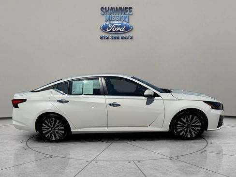 Used 2023 Nissan Altima 2.5 SV image 4