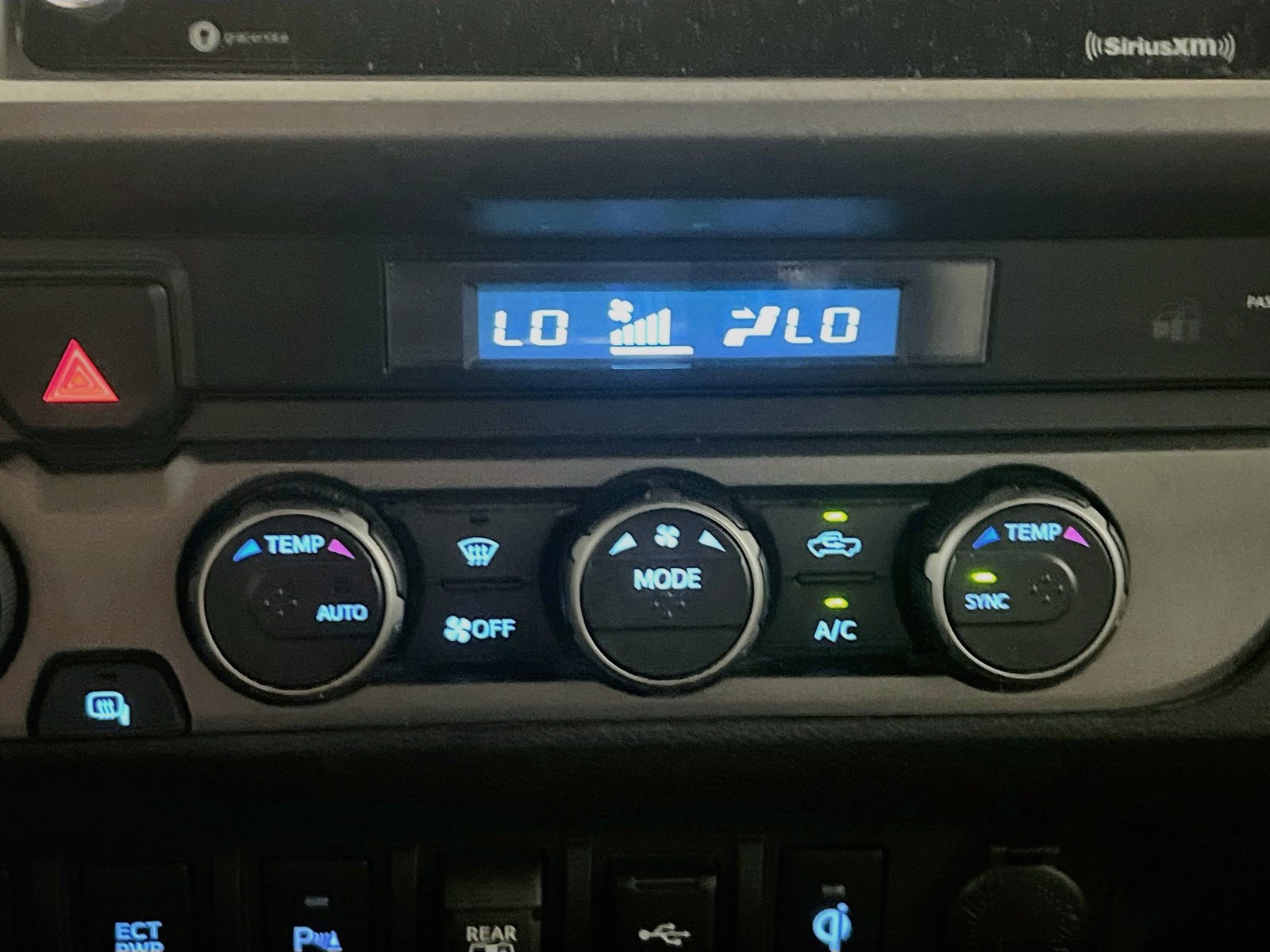 Used 2023 Toyota Tacoma TRD Off-Road w/ Technology Package AWD/4WD image 11