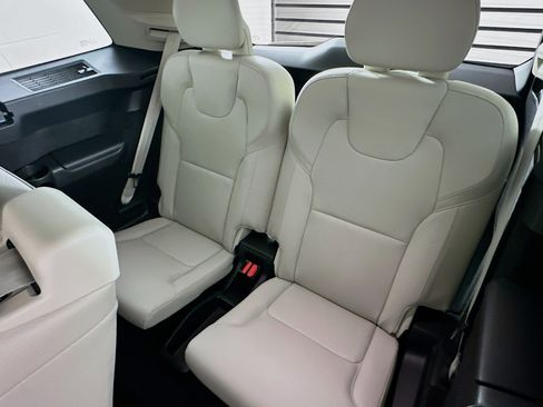 Used 2024 Volvo XC90 B5 Core w/ Protection Package Premier image 30