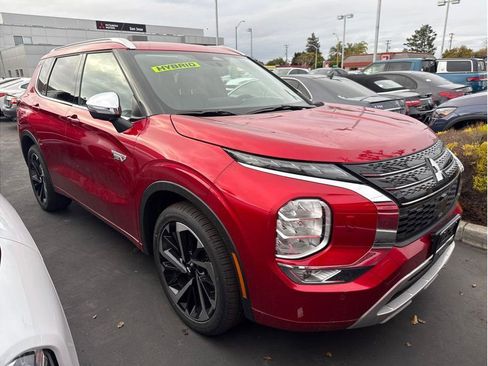 Used 2025 Mitsubishi Outlander SEL image 6