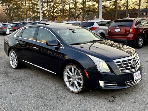 Used 2013 Cadillac XTS Premium image 3