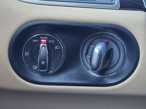 Certified 2018 Porsche Macan image 21