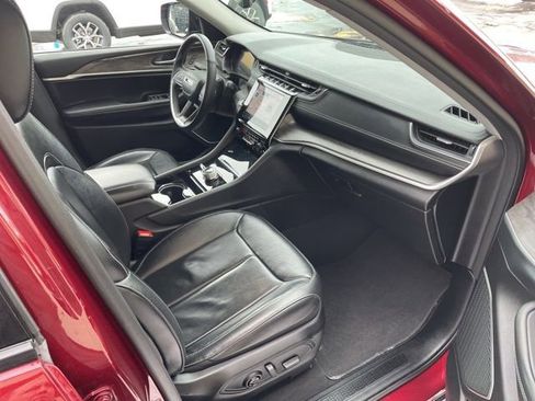 Certified 2022 Jeep Grand Cherokee Limited w/ Luxury Tech Group II image 12