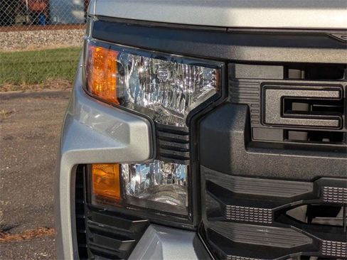 Used 2022 Chevrolet Silverado 1500 Custom image 10