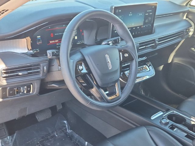 Used 2024 Lincoln Corsair AWD image 11