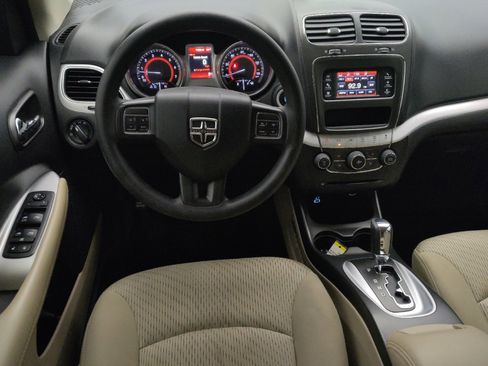 Used 2019 Dodge Journey SE FWD image 22