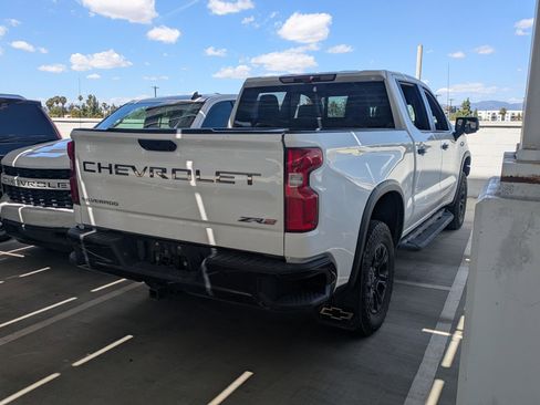 Used 2022 Chevrolet Silverado 1500 ZR2 w/ Technology Package AWD/4WD image 3