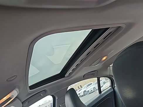 Used 2015 Volvo S60 T5 Premier image 10