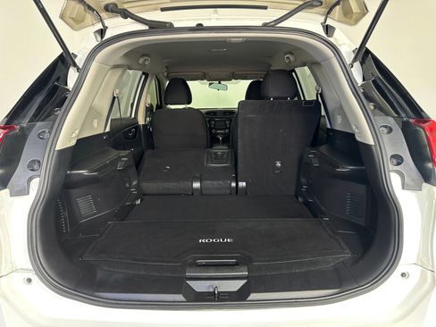 Used 2017 Nissan Rogue S w/ S Appearance Package image 19