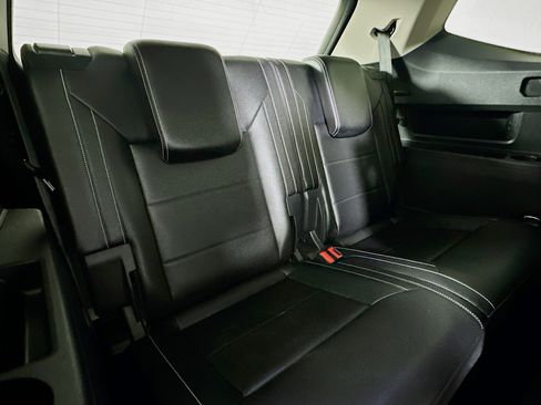 Used 2023 Volkswagen Atlas SE image 26