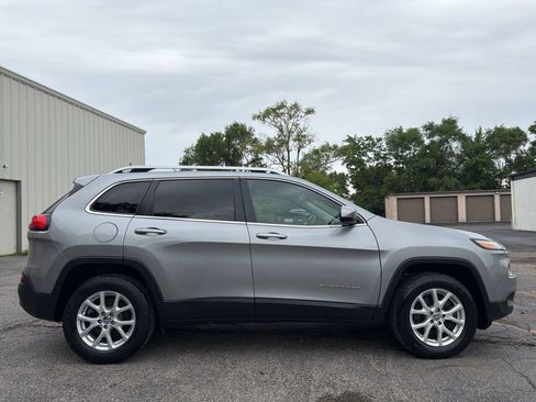 Used 2015 Jeep Cherokee Latitude w/ Cold Weather Group AWD/4WD image 7