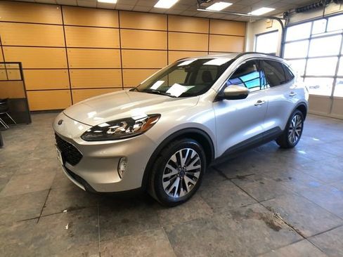 Certified 2020 Ford Escape Titanium image 3