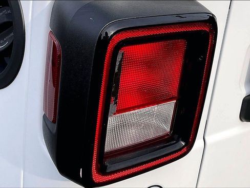 Certified 2022 Jeep Wrangler Willys image 26