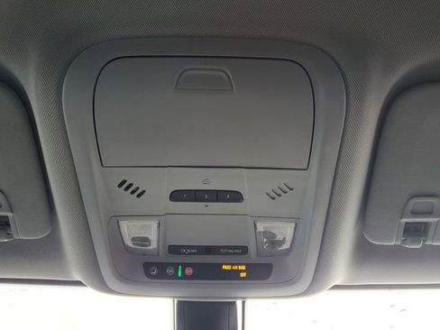 Used 2019 Chevrolet Blazer LT image 35