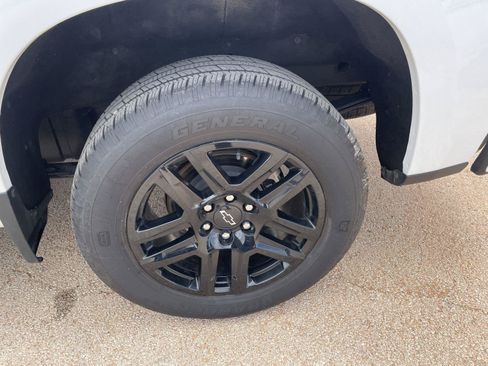 Used 2024 Chevrolet Silverado 1500 Custom AWD/4WD image 32