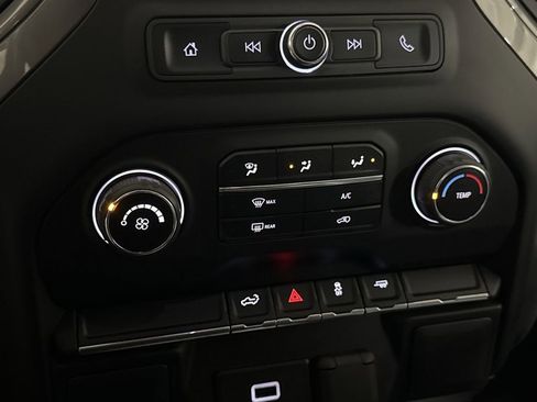 Used 2019 Chevrolet Silverado 1500 Custom w/ Custom Value Package RWD image 16