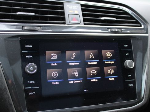 Used 2023 Volkswagen Tiguan SEL R-Line image 27