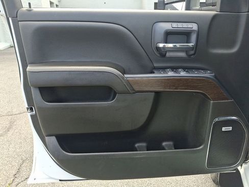 Used 2019 GMC Sierra 2500 Denali w/ Duramax Plus Package AWD/4WD image 14