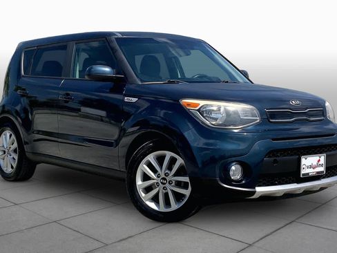 Used 2018 Kia Soul + FWD image 3