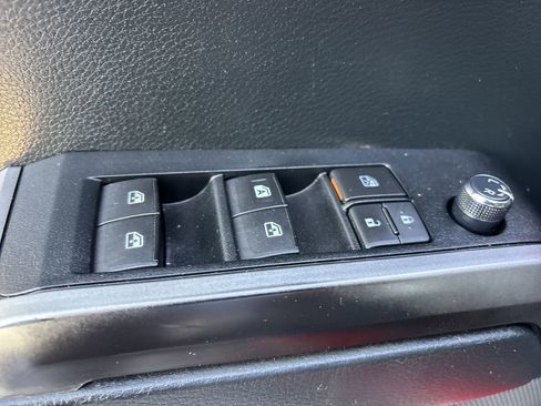 Used 2017 Toyota Tacoma SR5 image 17