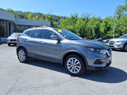 Certified 2020 Nissan Rogue Sport SV FWD image 3