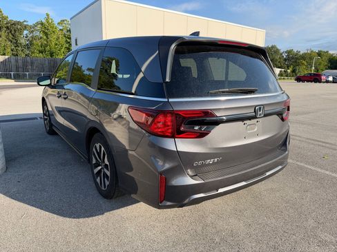 Used 2025 Honda Odyssey EX-L image 2