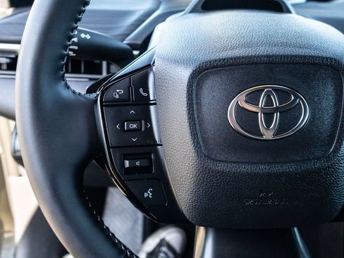 Used 2026 Toyota C-HR AWD/4WD image 32
