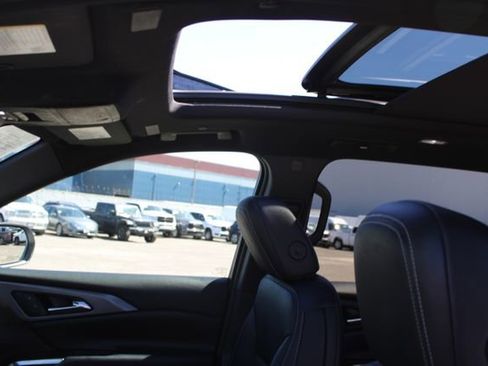 Used 2025 Chevrolet Traverse LT w/ Sun and Wheel Package image 24