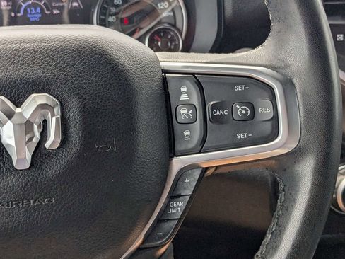 Used 2025 RAM 1500 4x4 Crew Cab image 21