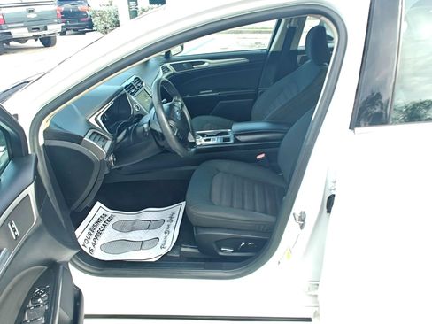 Used 2020 Ford Fusion SE AWD/4WD image 10