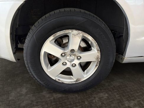 Used 2009 Dodge Grand Caravan SXT FWD image 36