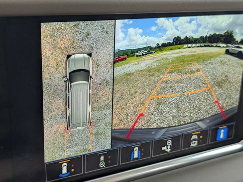 Used 2022 GMC Yukon Denali w/ Denali Premium Package AWD/4WD image 22