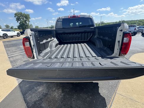 New 2026 GMC Canyon AT4 w/ Technology Plus Package AWD/4WD image 8