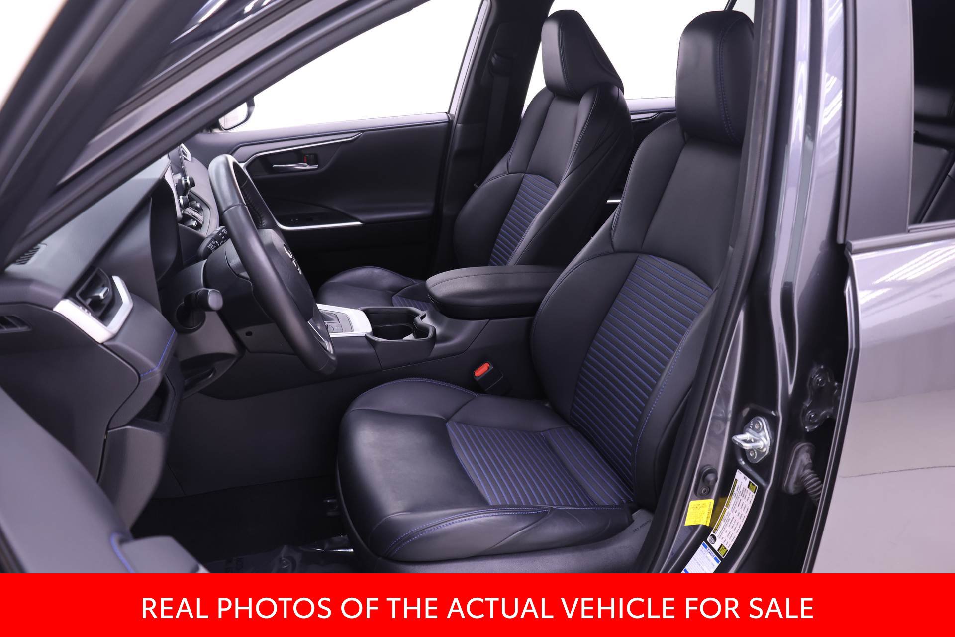Used 2021 Toyota RAV4 XSE AWD/4WD image 4