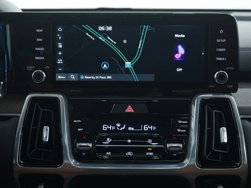 Used 2023 Kia Sorento SX Prestige image 20