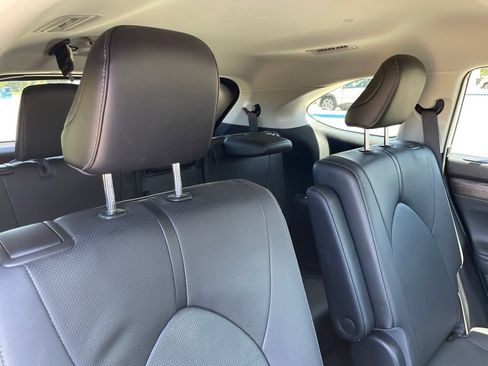 Used 2020 Toyota Highlander Limited FWD image 38