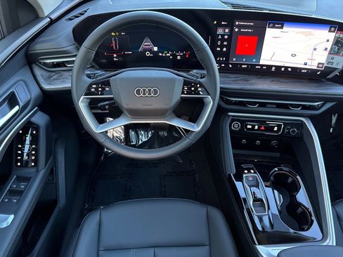 New 2025 Audi Q5 Premium image 11