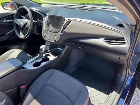 Used 2021 Chevrolet Malibu LT FWD image 9