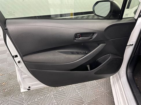 Used 2023 Toyota Corolla LE image 10