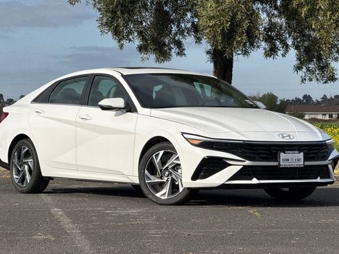 New 2026 Hyundai Elantra Limited image 2