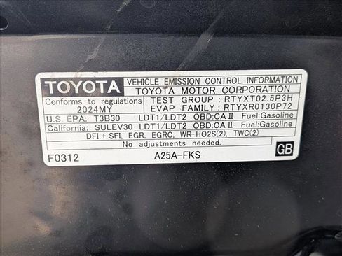 Used 2024 Toyota RAV4 XLE FWD image 23